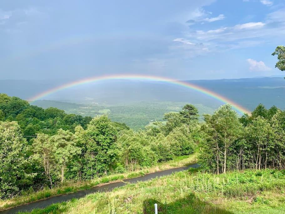 Blue Ridge Parkway Panoramic Paradise-60 Mile View Fancy Gap Exterior photo